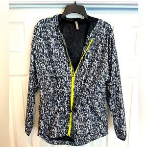 Fabletics Flyweight Windbreaker (M)